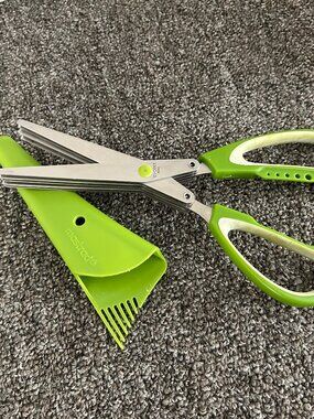 Lot of: Herb Shears, Joie Garnishing Knives, & Wine Corkcicle